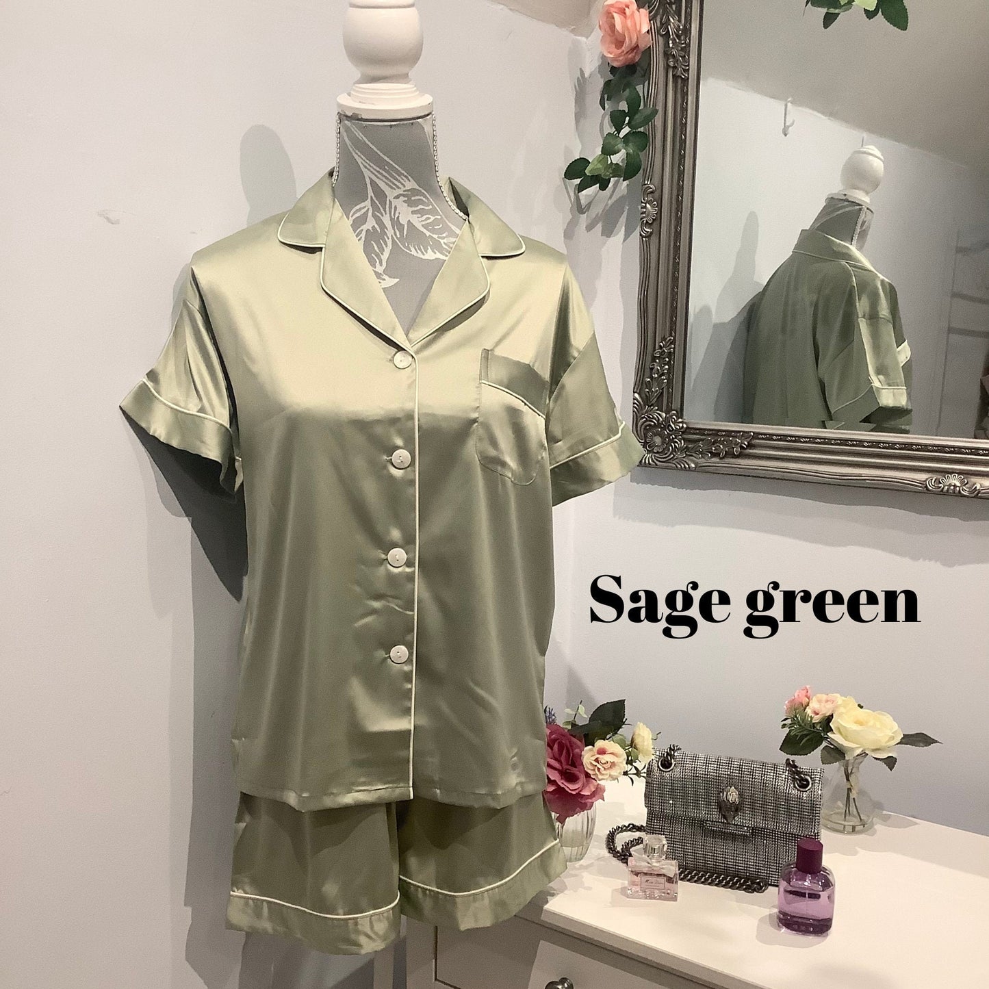 PLAIN bridesmaid satin short pjs, satin short pjs, satin short pyjamas, wedding pjs, bridal pyjamas, silky short pj set, bridesmaid pyjamas