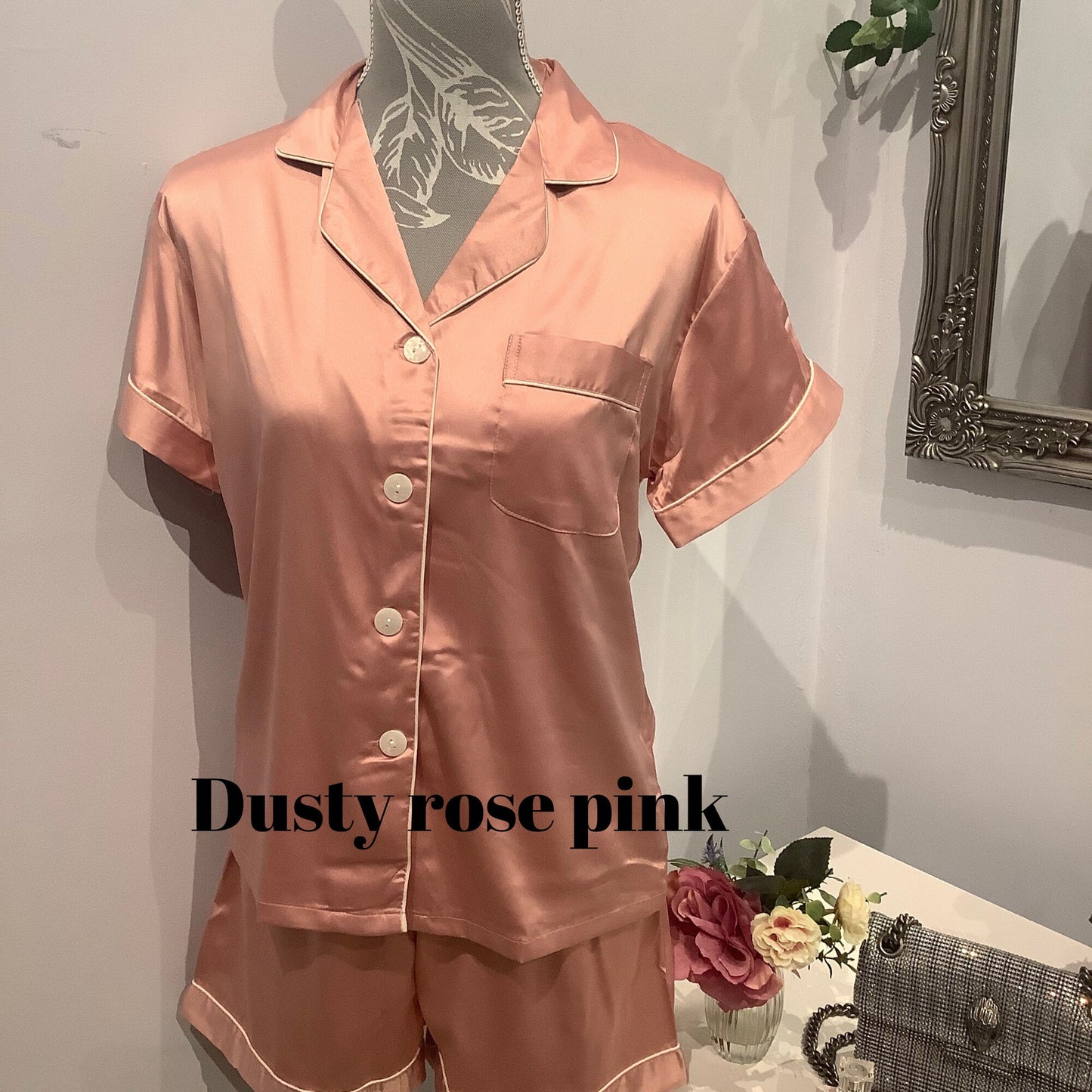 PLAIN bridesmaid satin short pjs, satin short pjs, satin short pyjamas, wedding pjs, bridal pyjamas, silky short pj set, bridesmaid pyjamas
