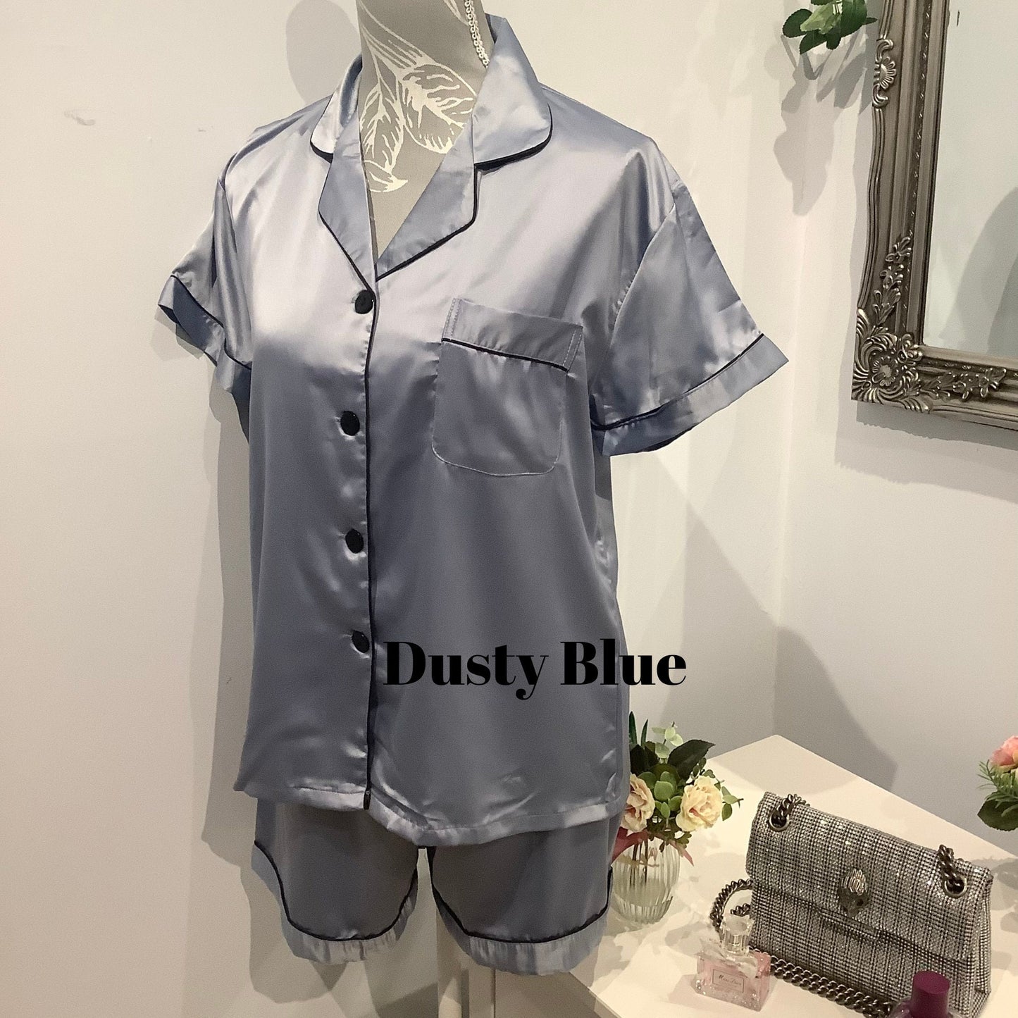 PLAIN bridesmaid satin short pjs, satin short pjs, satin short pyjamas, wedding pjs, bridal pyjamas, silky short pj set, bridesmaid pyjamas